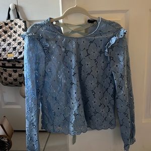 Divided lace blouse